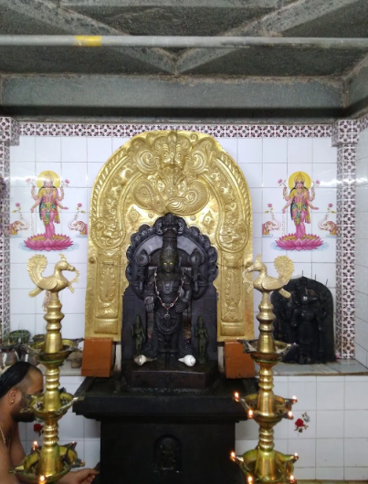 Mangalwar peth Venkateshwara Temple, Dharwad, Karnataka - Vushii.com